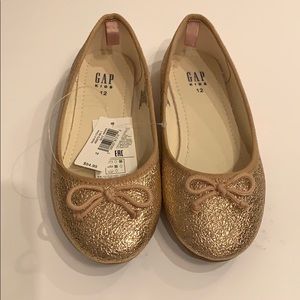 New with tags- size 12 Gap flats